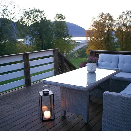 Nordic With Outdoor Jacuzzi And Aurora Borealis View Stornes