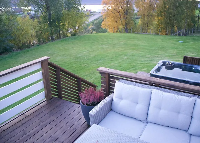 Nordic With Outdoor Jacuzzi And Aurora Borealis View * Stornes